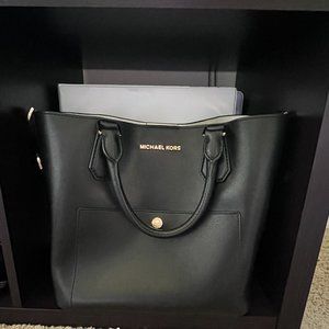 Michael Kors Greenwich Convertible Handbag - Black/White